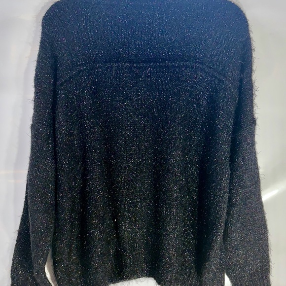 Jennifer Lopez Black Fuzzy Sweater - Picture 3 of 3